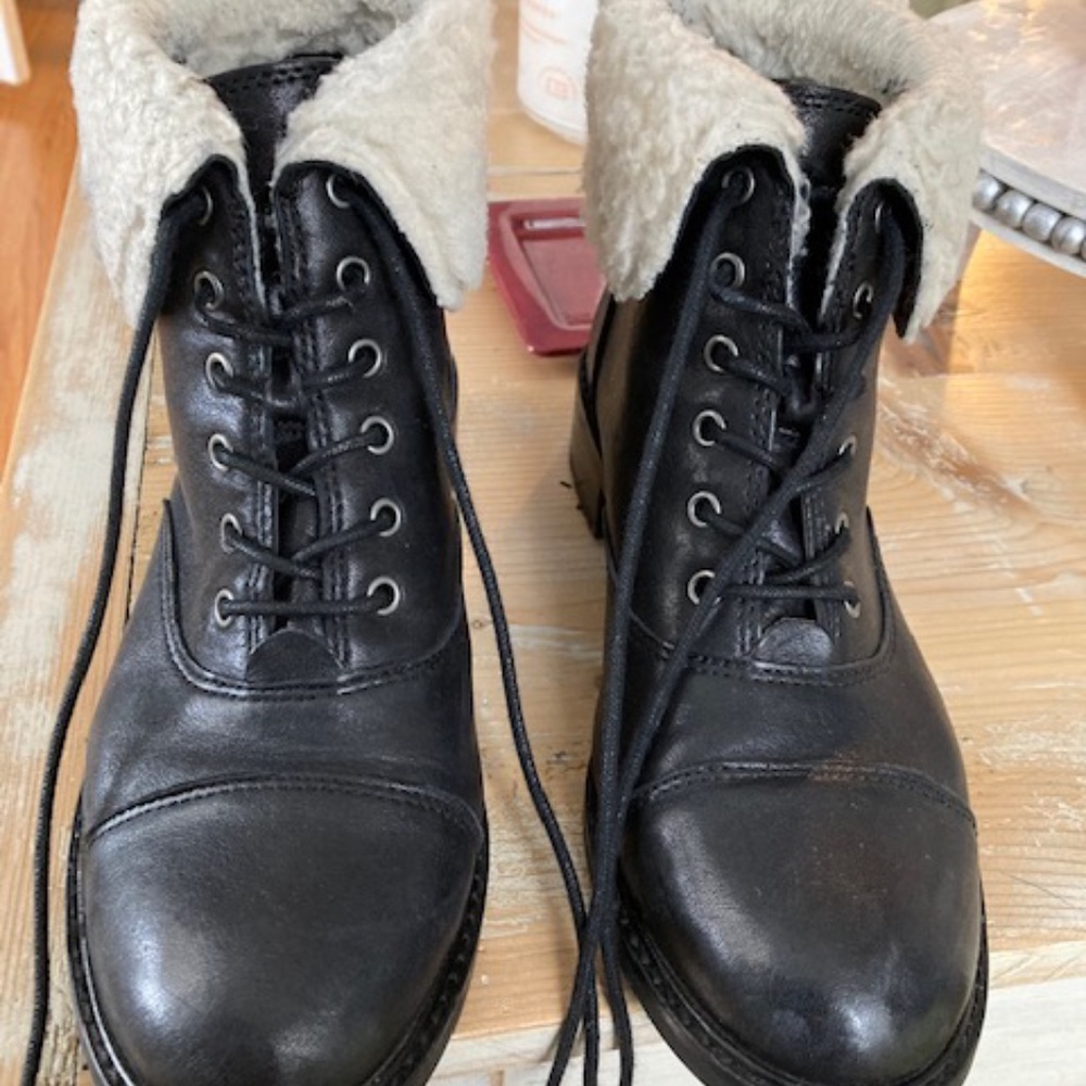 Patricia Nash Black Leather Short Boots with Sherpa Lining